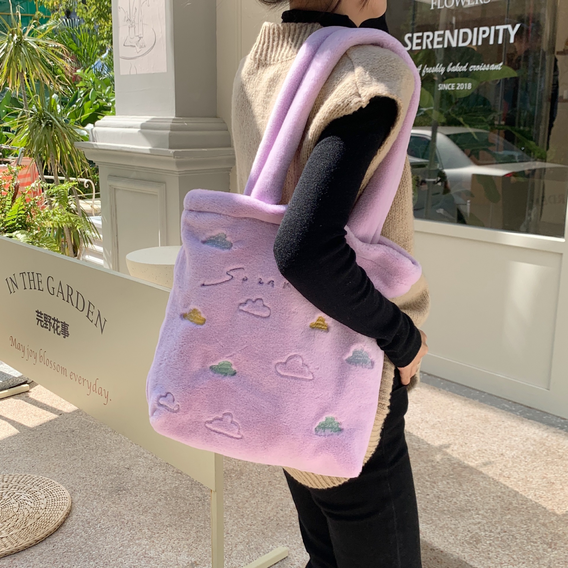 210161 Japanese-style ins plush embroidered little cloud single-shoulder bag, cute student class bag, large-capacity canvas bag Specification drawing