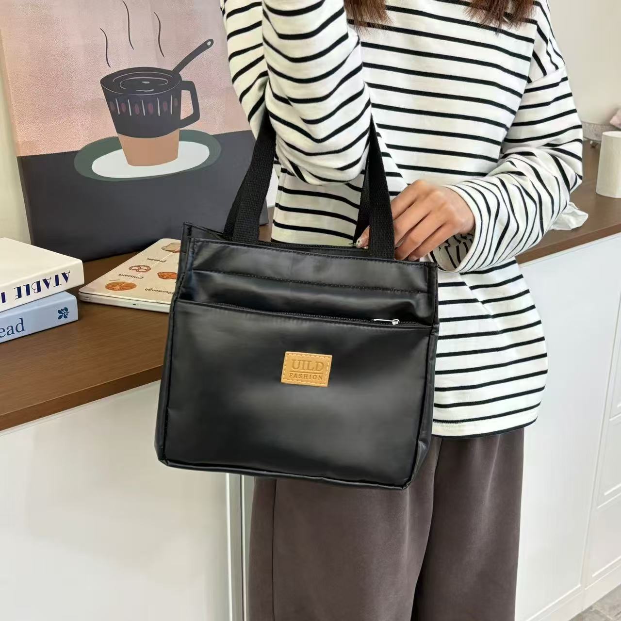 2025 Fashionable handbag, women's canvas bag, handbag, stylish middle-aged mom bag, casual bag for work and going out full figure