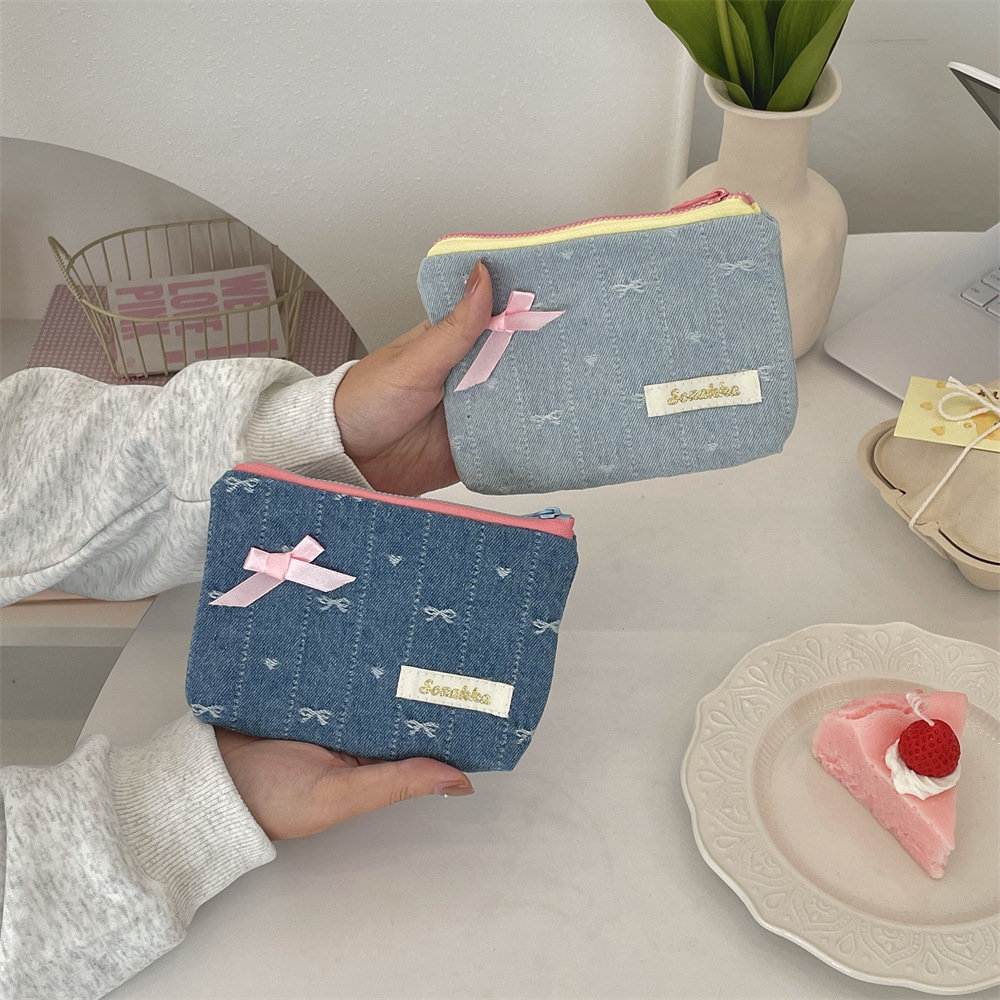 410211 Korean version embroidered bow, denim coin purse, coin key, storage bag, card case, small items organization Specification drawing