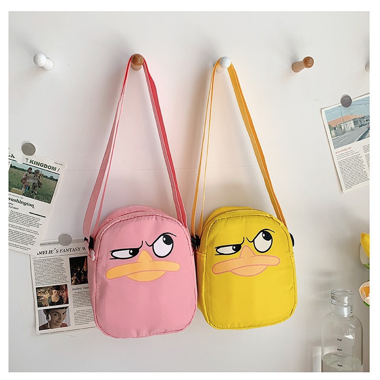 Creative and funny nylon bag 2024 New style Japanese and Korean sweet girl soft girl single-shoulder bag, wide-eyed big mouth duck crossbody bag Application Scenario