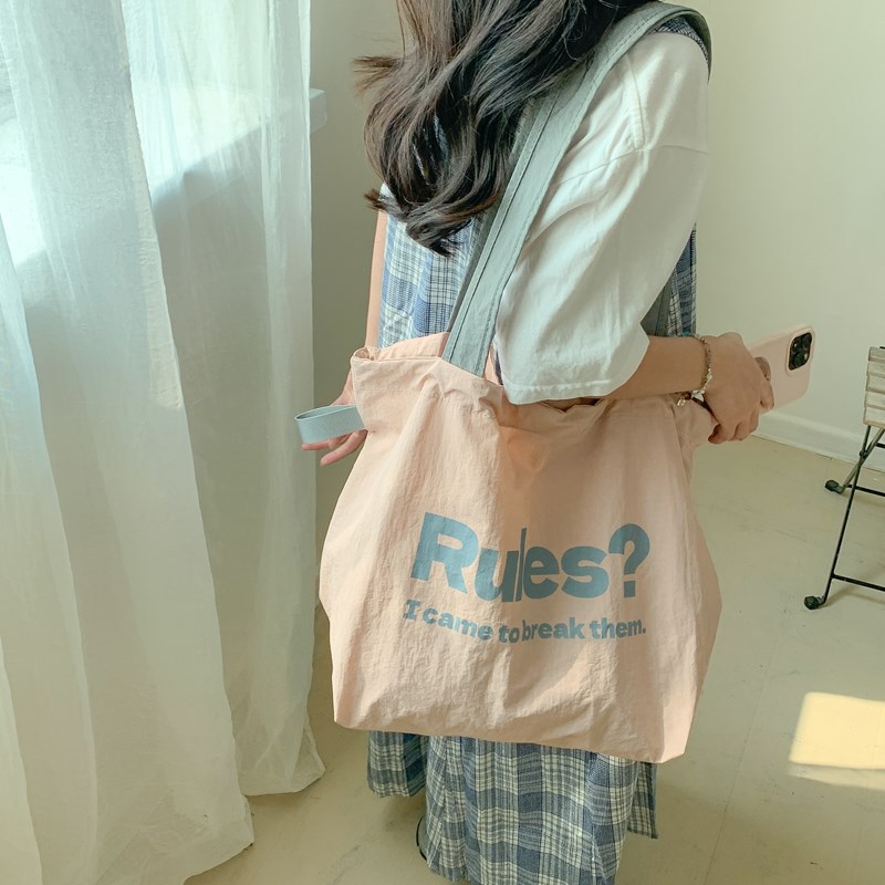 Fashionable and simple letter print large-capacity tote bag 2025 new style contrasting color versatile drawstring pleated single-shoulder bag Specification drawing