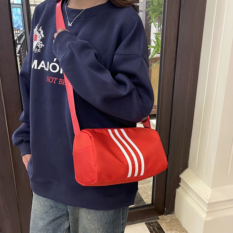 Fashionable and trendy single-shoulder bags, new cross-border casual commuting canvas bags, simple and versatile crossbody bags for women's foreign trade wholesale Specification drawing