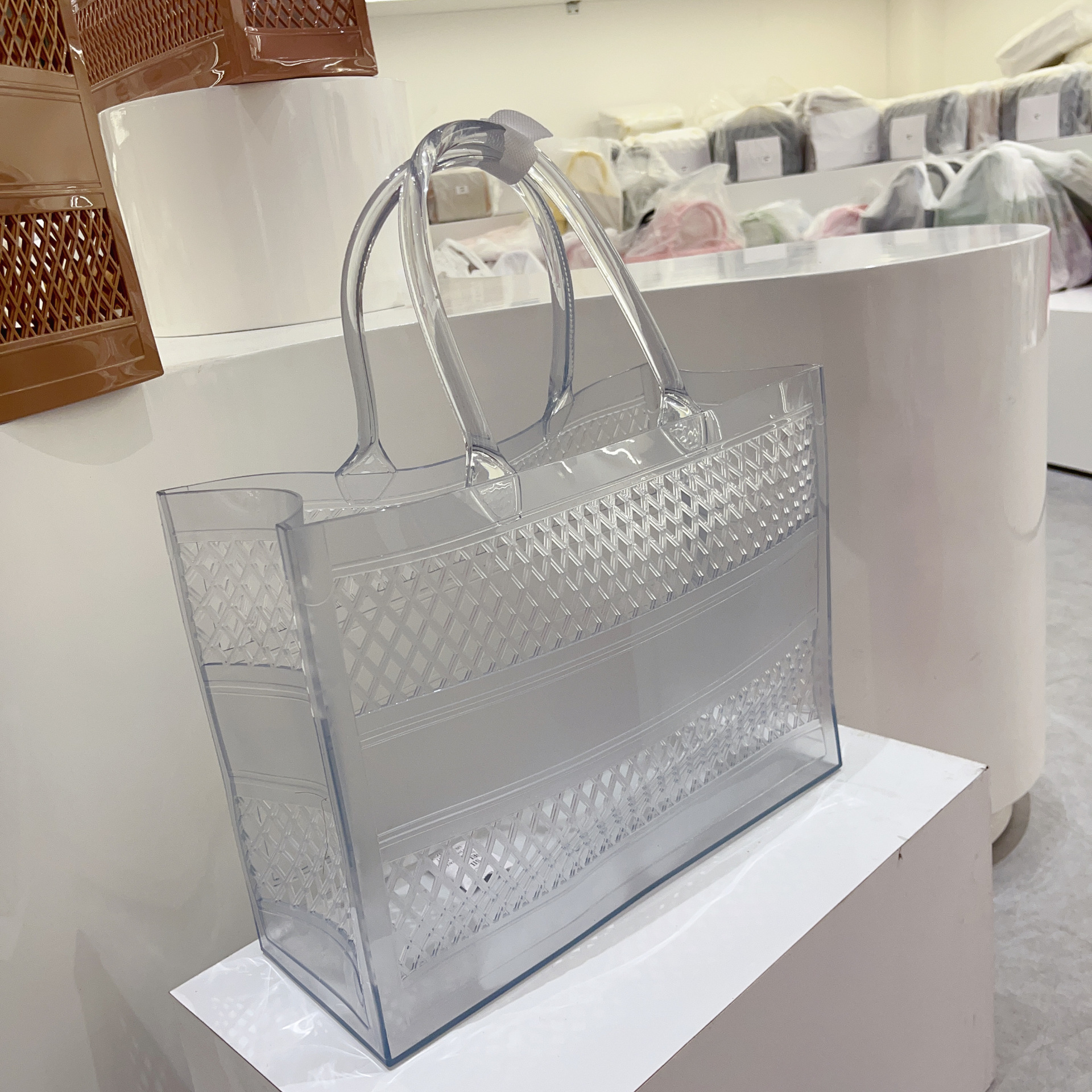 2025 Summer New shopping basket hand-held jelly bag, super large capacity basket storage basket, enlarged hollowed-out beach bag Specification drawing