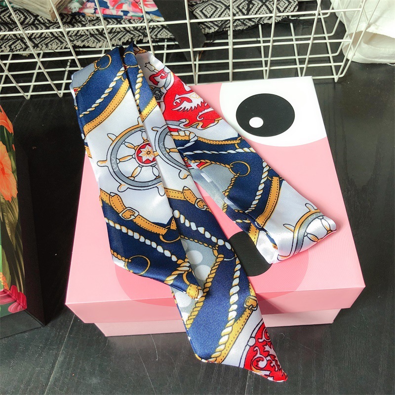 Bags, silk scarves, hanging ornaments, scarves, square scarves, printed headscarves, ties, headwear, silk scarves wholesale in stock, twill cotton Application Scenario