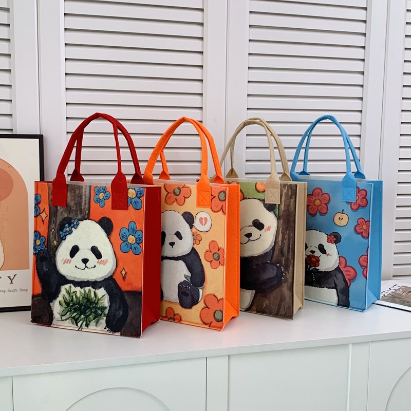 National trend postal Panda flower felt bags, tote bags, commuter women's bags, single-shoulder hand-carrying bags, gift bags full figure