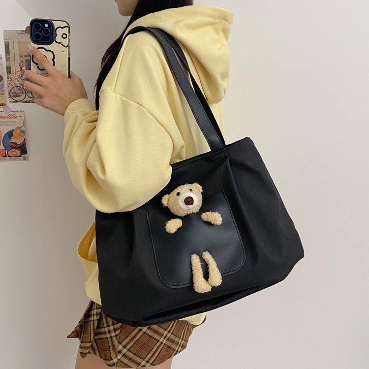 Japanese-style casual large-capacity nylon single-shoulder bear girls' bag, new autumn and winter crossbody bag, cute girl tote bag details Picture