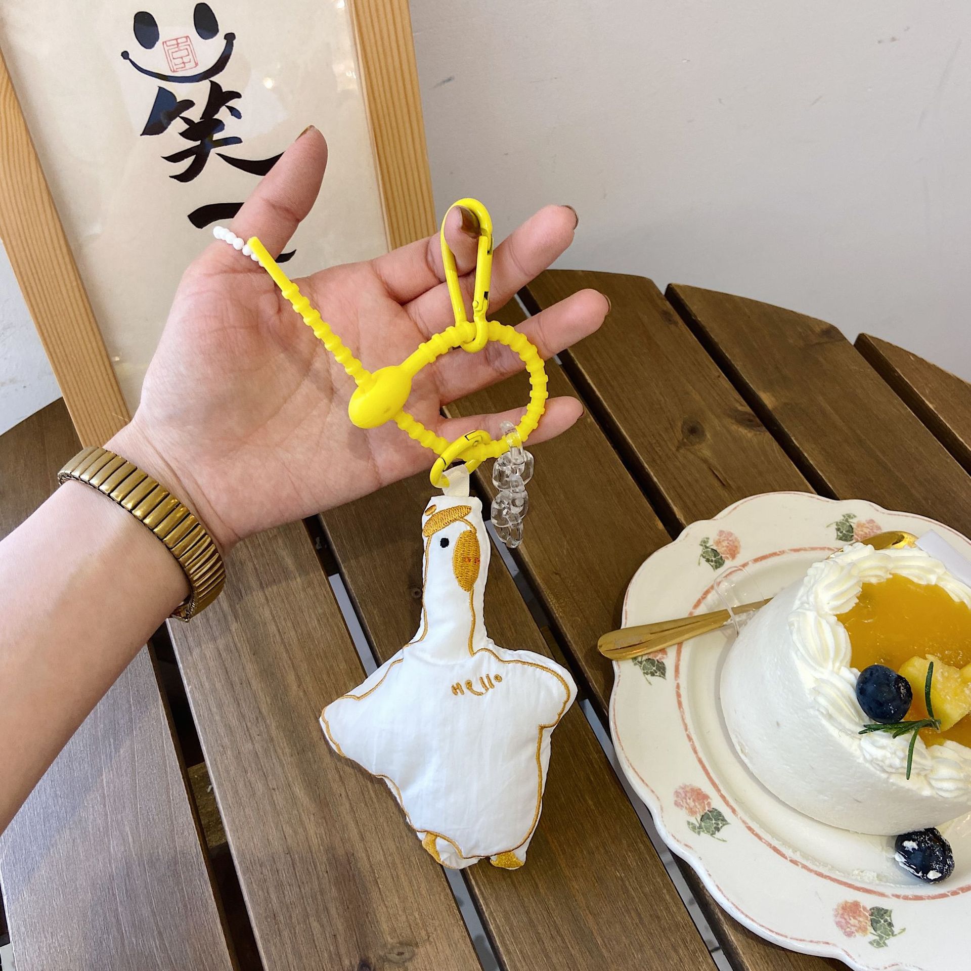 22182 Cute and soft big white Duck Pendant, Oil Duck Keychain, ins schoolbag pendant, versatile doll pendant Specification drawing