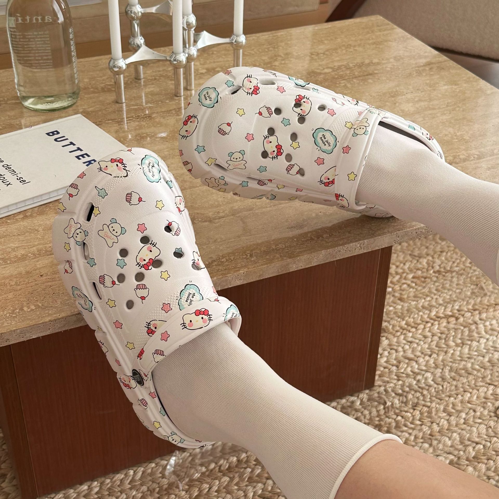 Original cute and sweet cat-themed crocs, ins style, high appearance level, summer beach slippers, thick-soled flip-flops Specification drawing