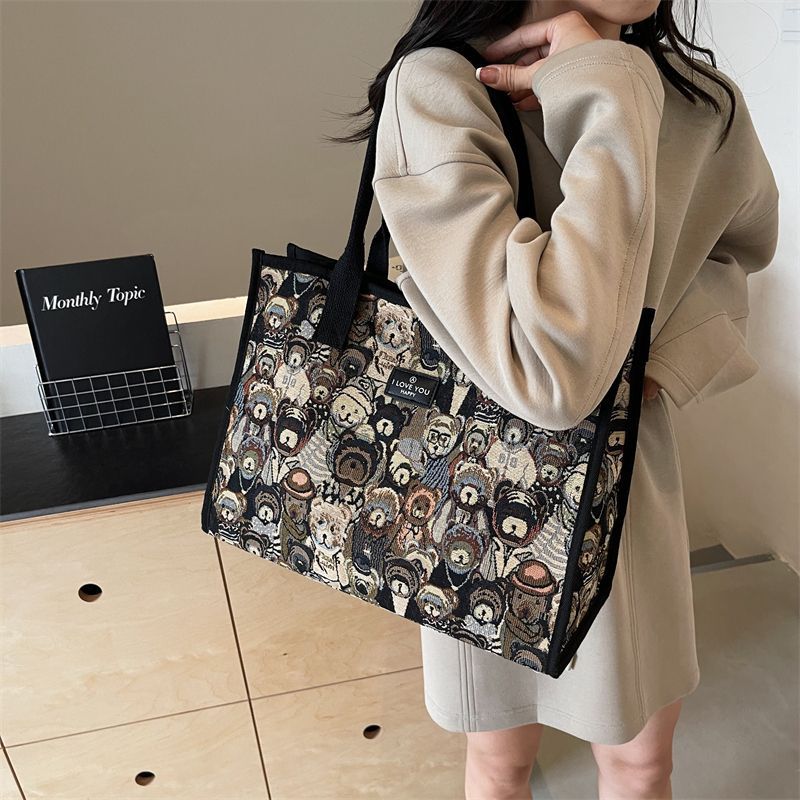 Large-capacity bag 2025 new model bag, women's large bag, ins niche design single-shoulder bag, student tote bag for class Application Scenario