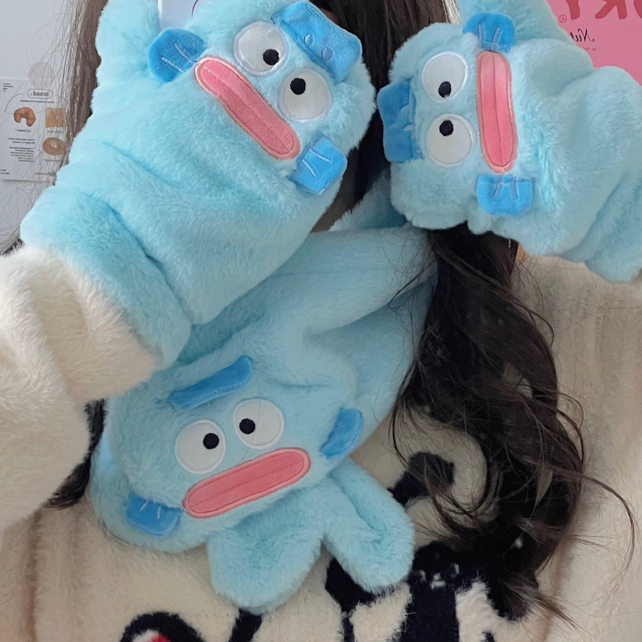 Cartoon ugly fish neck and gloves two-piece set, ins style, winter warmth, thickened, student cycling to keep warm, girls can wear the neck full figure