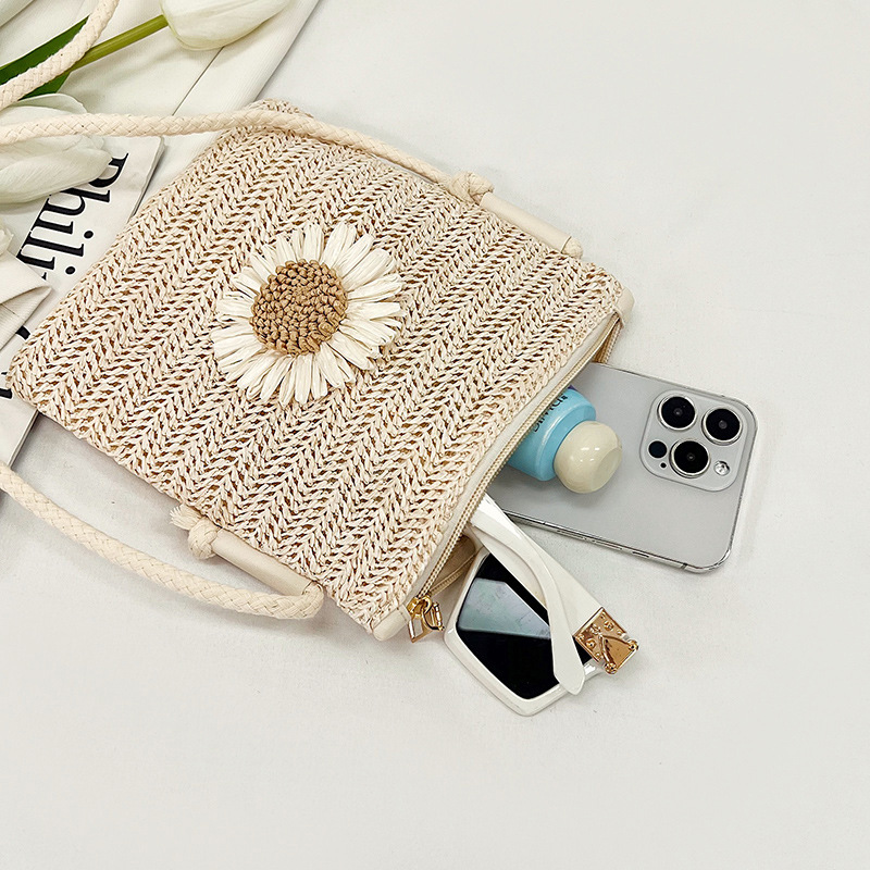 A new casual and simple woven bag, a mini phone bag made of flower grass, is a versatile student handbag that is selling well among women Application Scenario