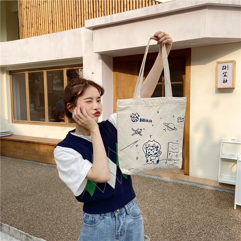 【 In Stock 】13173 Cute Moon Landing Cow single-shoulder Bag, student girls' schoolbag, canvas bag, large capacity wholesale Application Scenario