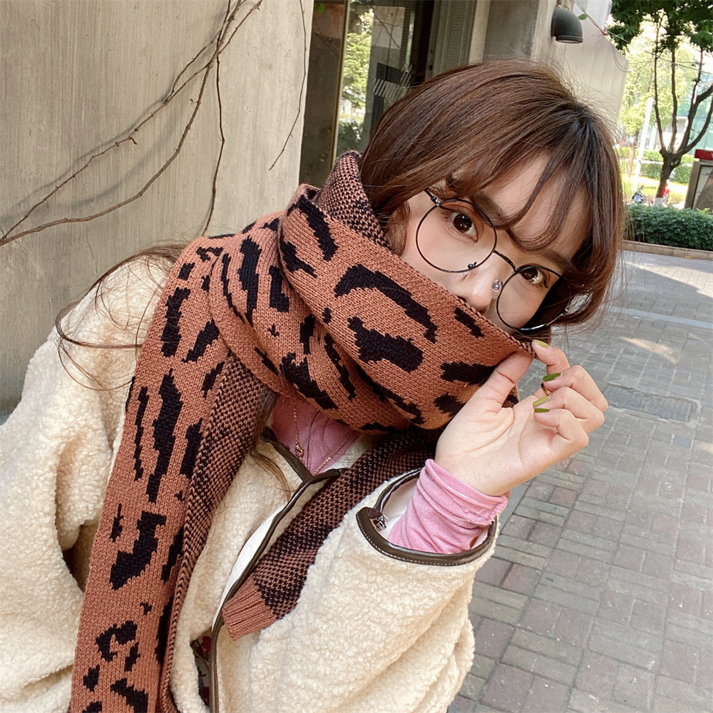 011281 New knitted leopard print knitted scarf for women, warm and windproof, versatile for cycling, Korean-style scarf shawl Specification drawing