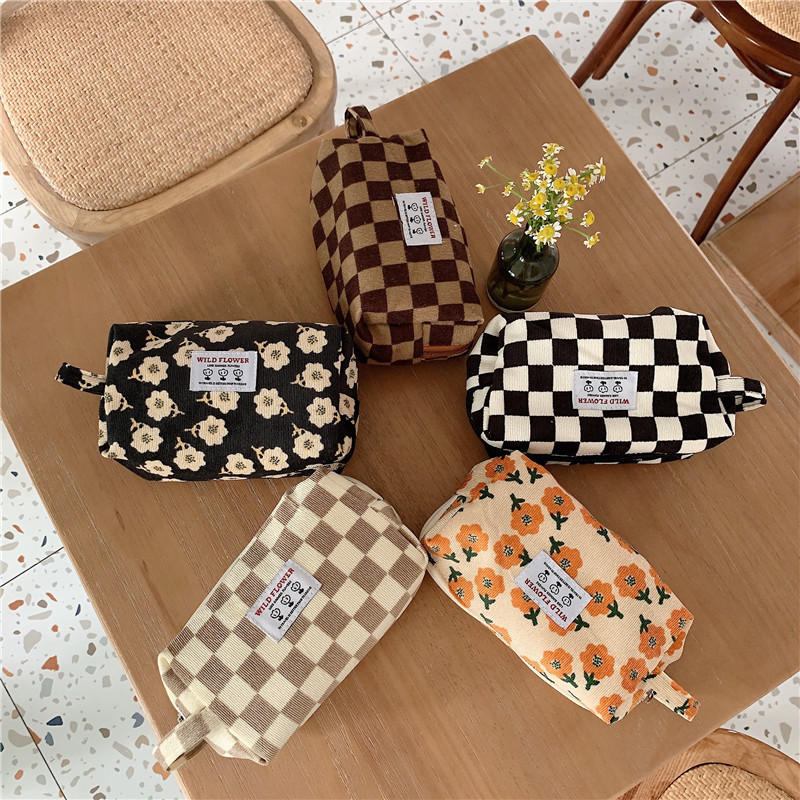 11272 Korean ins corduroy retro hand-held cosmetic bag, toiletries storage bag, portable wallet for women details Picture