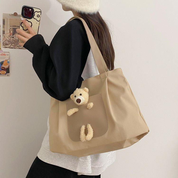 Japanese-style casual large-capacity nylon single-shoulder bear girls' bag, new autumn and winter crossbody bag, cute girl tote bag undefined