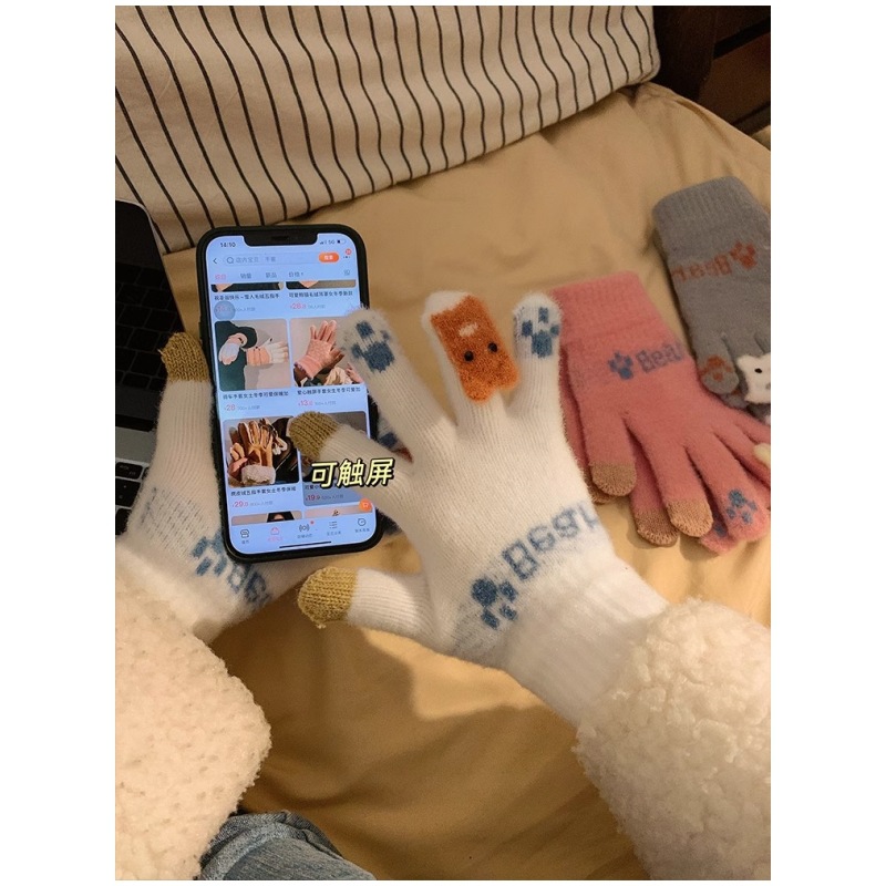 Cartoon cute gloves for girls in winter, thickened with fleece, five-fingered student cycling, cold-proof touch screen warm wool gloves details Picture