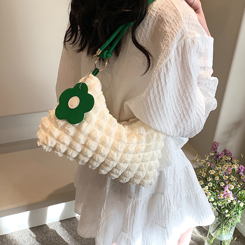 Bubble Flower hand-held cylindrical bag for Girls 2024 New style Japanese and Korean girl texture single-shoulder hand-held bento bag shopping bag details Picture