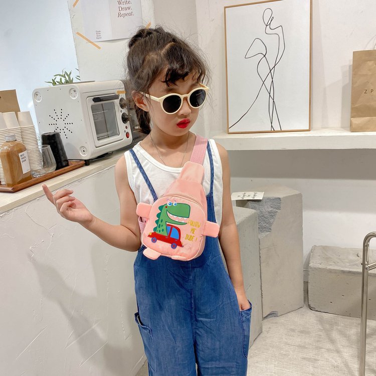 Children's crossbody bag, fashionable boys' and girls' cartoon cute chest bag, cute baby shoulder bag, Korean version mini travel accessory bag details Picture