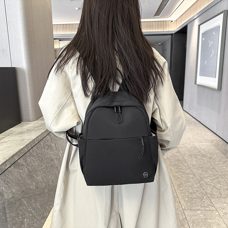 Nylon fabric backpack 2025 New style, lightweight, waterproof, casual, fashionable and trendy, large-capacity travel backpack for women details Picture