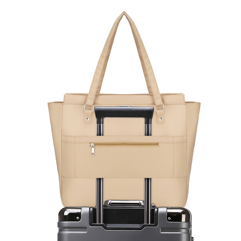 Cross-border exclusive large-capacity casual outing mom bag, practical single-shoulder women's bag, lightweight storage bag, baby and mother diaper bag Application Scenario
