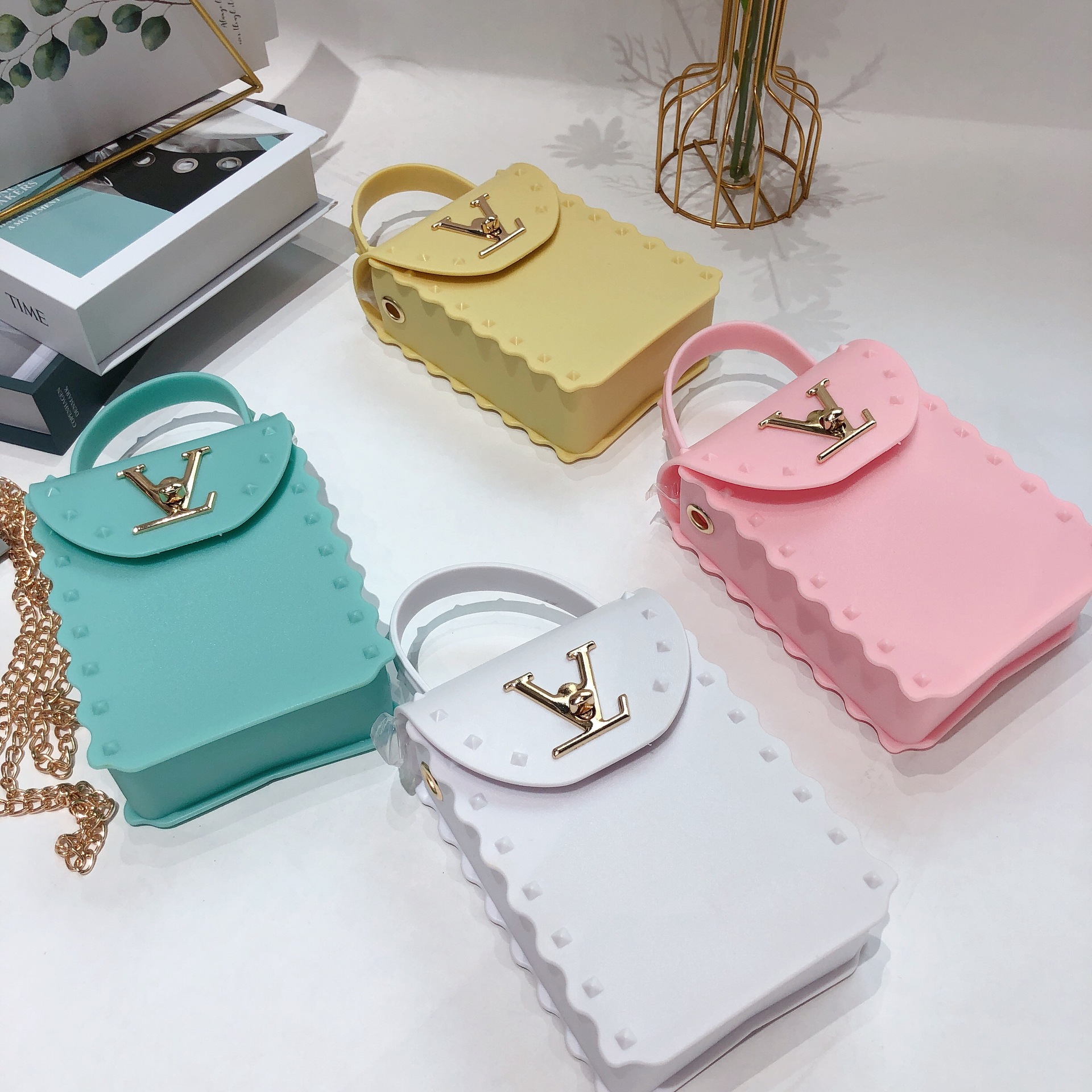 Mini mobile phone bag, women's crossbody handbag, 2025 new style jelly bag, chain mini coin purse, single-shoulder crossbody details Picture