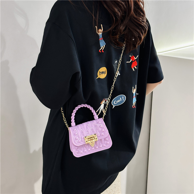 2025 Summer new leaf lock, nail chain, mini jelly, rubber-coated, casual hand-held red envelope small bag Item Picture