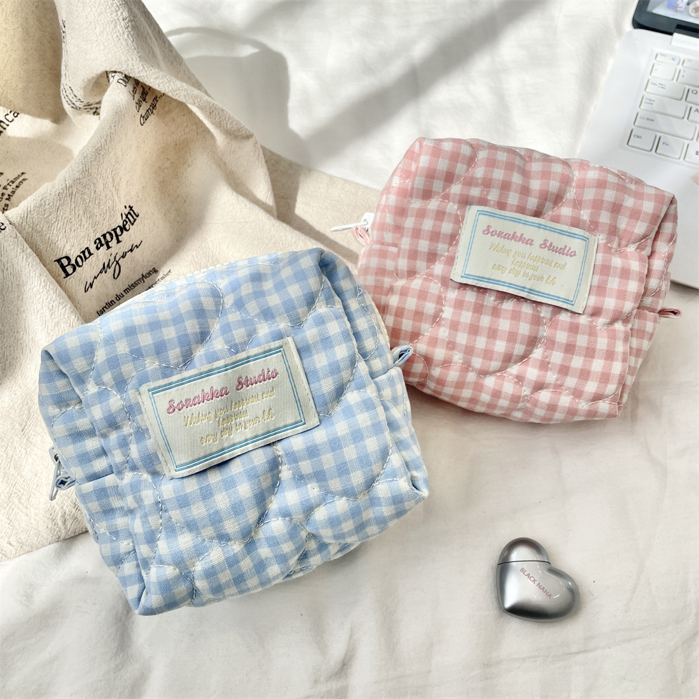 5411 Berry color checkered Sanitary Bag ins Large Capacity Student makeup Bag Sanitary Napkins Menstrual Bag Storage Bag full figure
