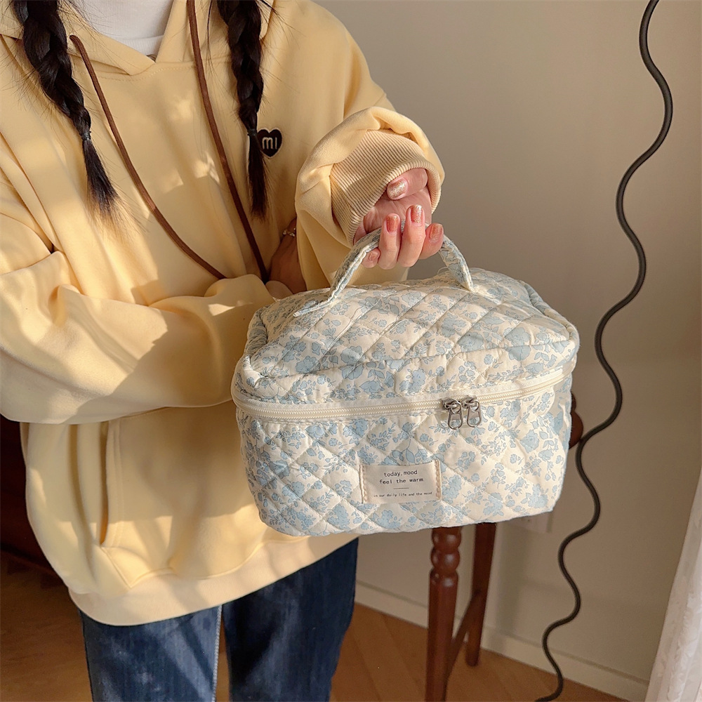 312022 Makeup bag, large-capacity storage bag for water, lotion and cosmetics, portable double-zipper toiletry bag Specification drawing