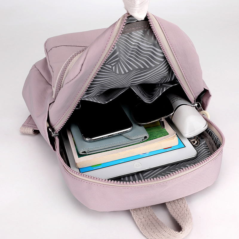 Colorful Fox's new summer backpacks are fashionable and trendy, with contrasting colors. They are large-capacity water-resistant bags for women Application Scenario