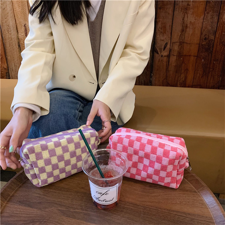 11173 Korean ins knitted checkered color-blocking wool grid cosmetic storage and organization bag, student pen case Specification drawing
