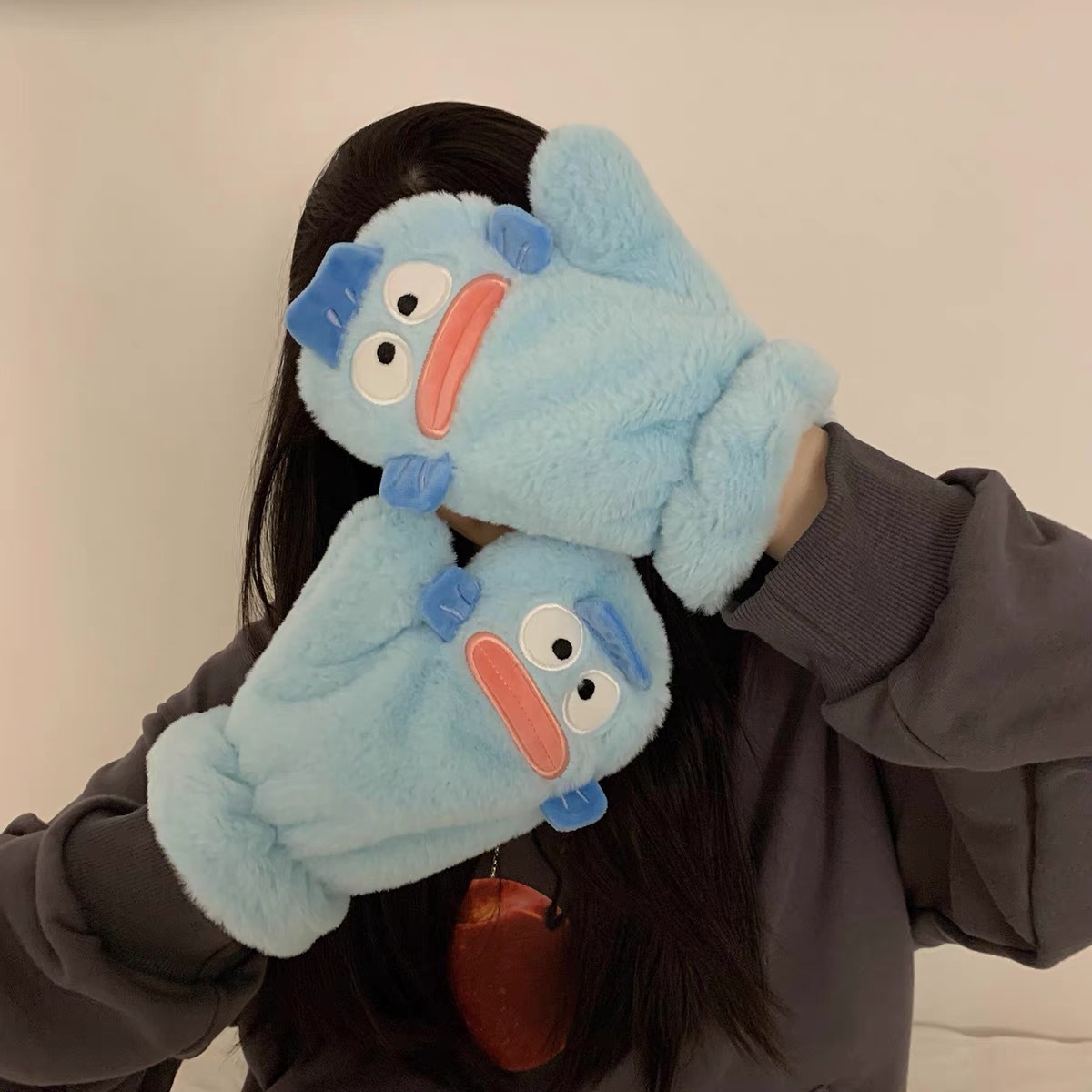 Cartoon ugly fish neck and gloves two-piece set, ins style, winter warmth, thickened, student cycling to keep warm, girls can wear the neck Item Picture