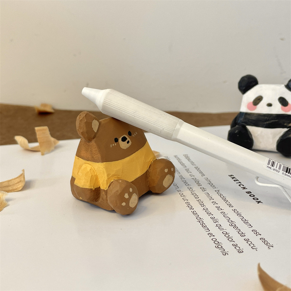 MXX4112A wood-carved rice ball, cute pet pen holder, desktop small decoration, stylus stand, hanging decoration, creative gift Application Scenario