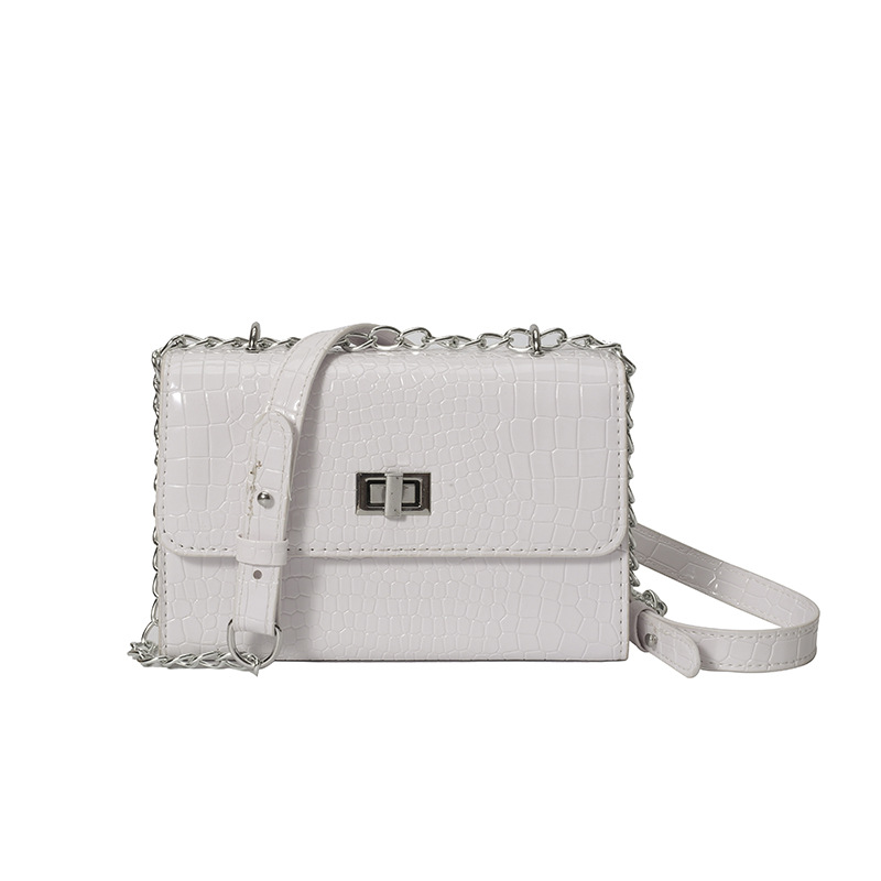 The new summer style bag for 2025 is a trendy horizontal Japanese and Korean chain small square bag. It's a versatile and popular crossbody bag Item Picture