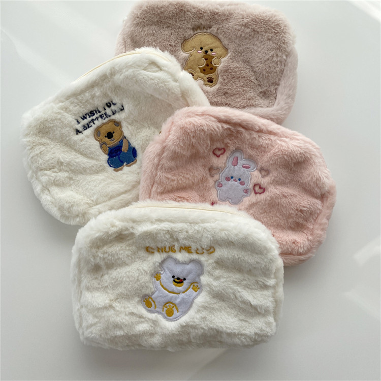 11094 Korean version of Instagram soft and cute plush makeup bag, cartoon embroidery storage coin purse, female student stationery pen case Specification drawing