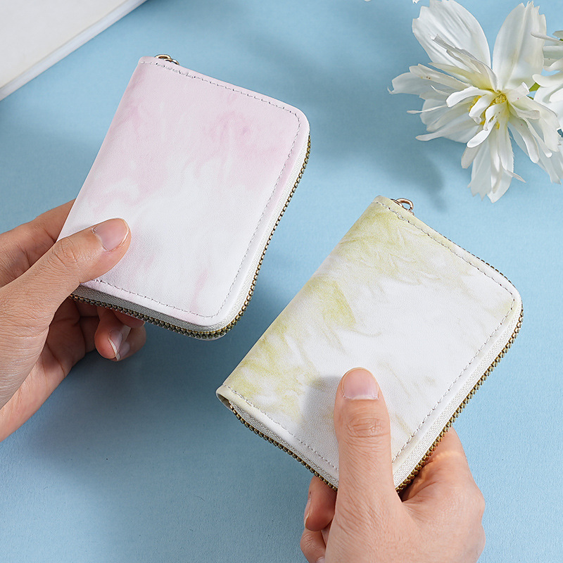 A new compact card case for women with multiple slots, large capacity, anti-demagnetization and anti-theft features, and a Korean version of the ins driver's license card case details Picture