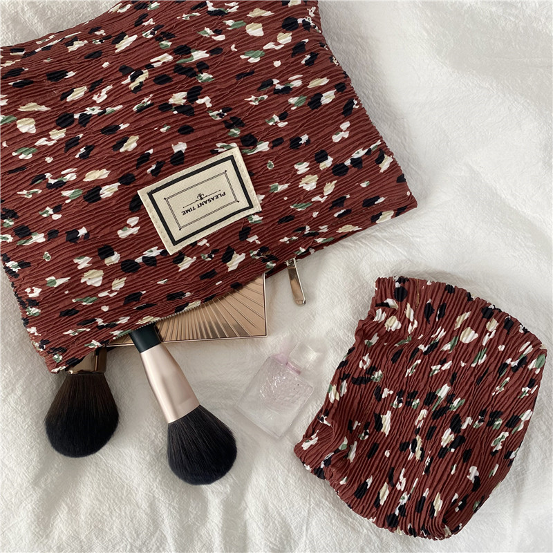 18121 Fresh Hand-held crumpled fabric chiffon cosmetic bag, Portable travel phone Storage bag, loose change clutch full figure