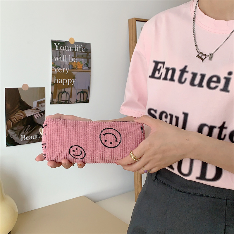 211122 Autumn and Winter retro corduroy smiling face makeup bag Lipstick Coin Bag Large Capacity portable storage bag Application Scenario