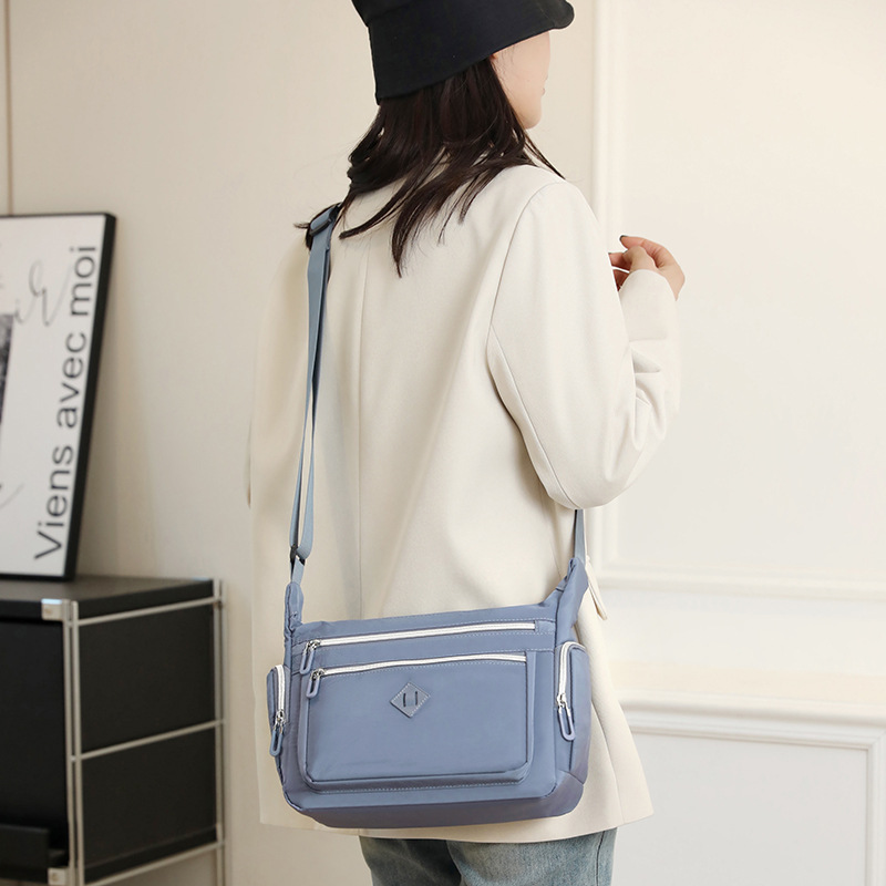 Colorful Fox Multi-layer large-capacity single-shoulder bag, women's outdoor casual water-resistant crossbody bag, simple bag Specification drawing