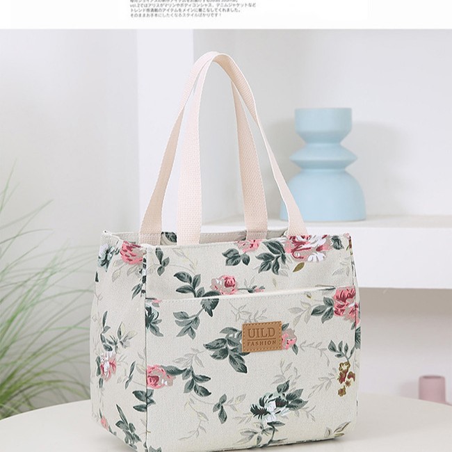 Canvas bag, women's large-capacity bag, 2024 new style fashionable single-shoulder tote bag, college student commuting tote bag Application Scenario