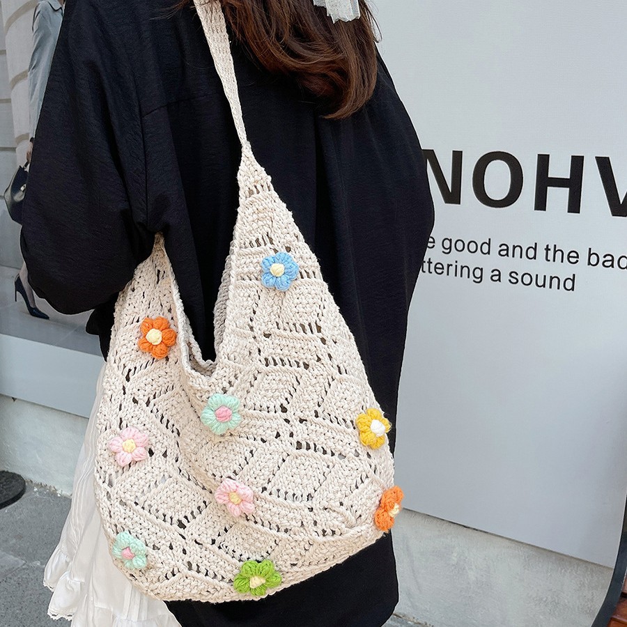 A new Korean-style single-shoulder tote bag for women with a niche design, featuring a laid-back, simple, trendy, fashionable and individualistic style details Picture