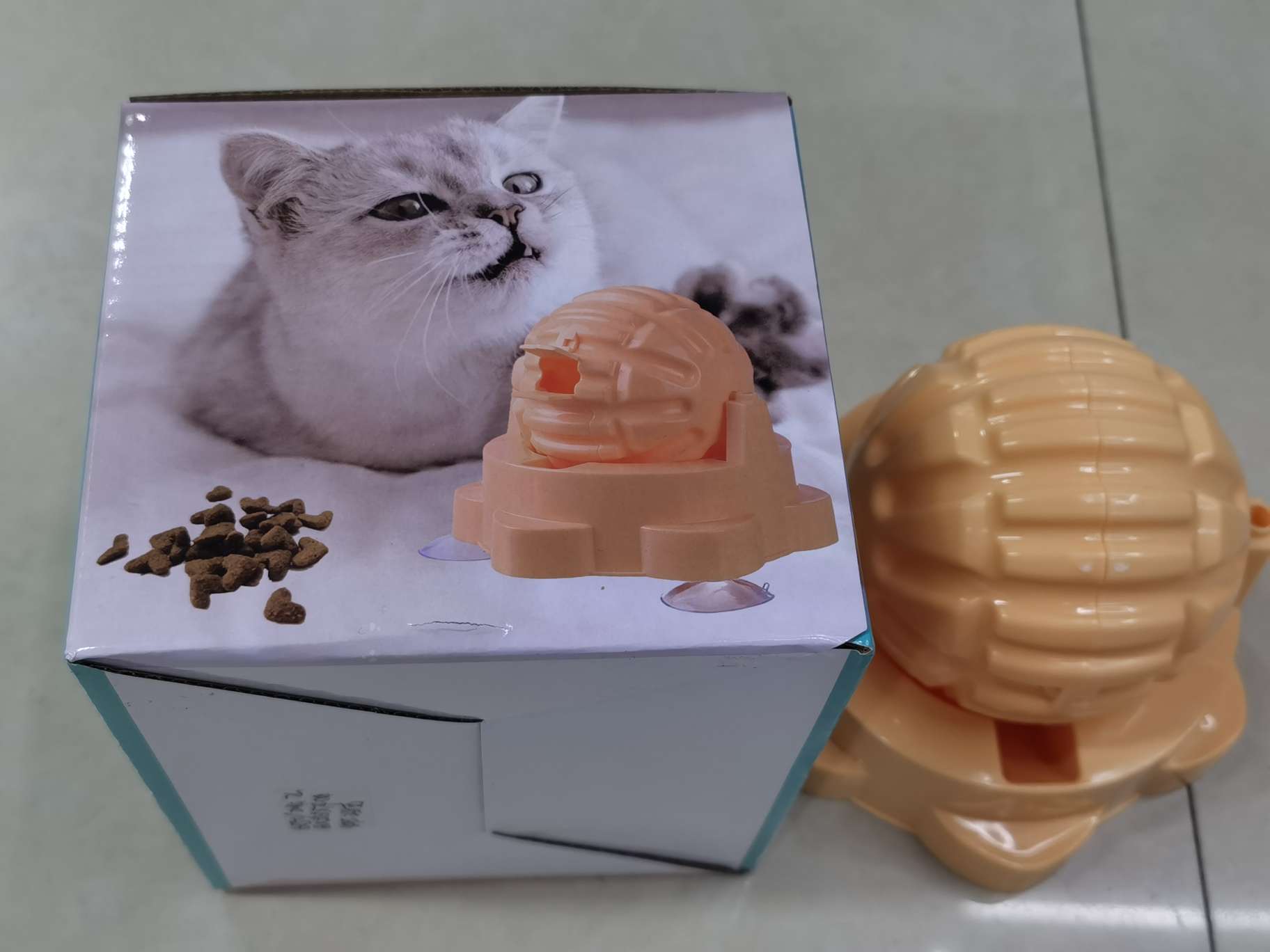 Pet intelligence rotating food leak ball toy, portable suction cup design, pet food leak device, plate, dog toy, pet undefined