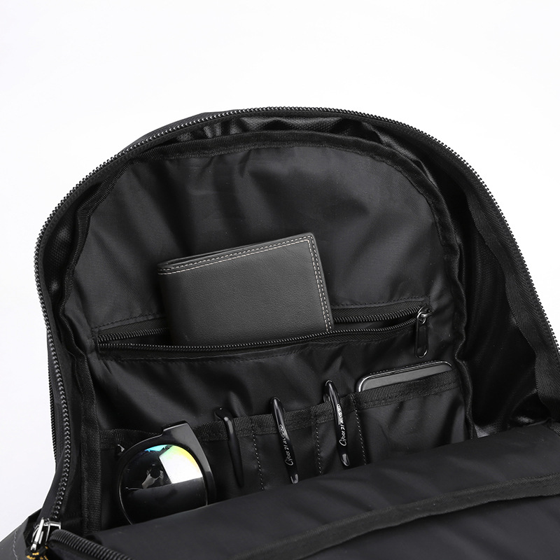 New outdoor travel backpacks, fashionable men's backpacks, business computer and laptop backpacks, student bags and sports bags Item Picture