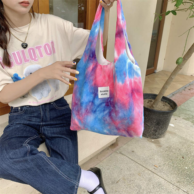 37171 Korean niche fashion tie-dyed canvas bag, vest bag, large-capacity single-shoulder bag, gradient color shopping bag Application Scenario