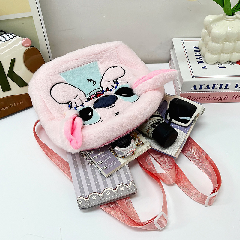 Cross-border new Japanese-style ins plush toy Teddy, fashionable and cute backpack, kindergarten boys' and girls' schoolbags Application Scenario
