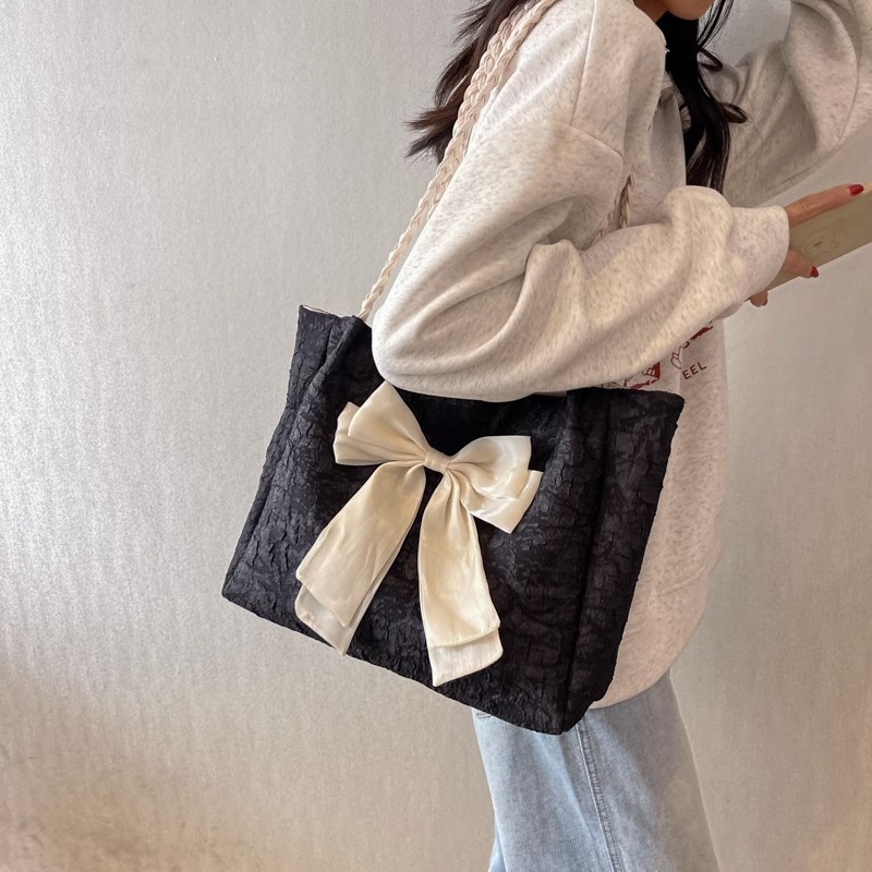 Large-capacity bow bag for women, 2023 new trendy, fashionable and sweet single-shoulder bag, student commuting tote bag Specification drawing