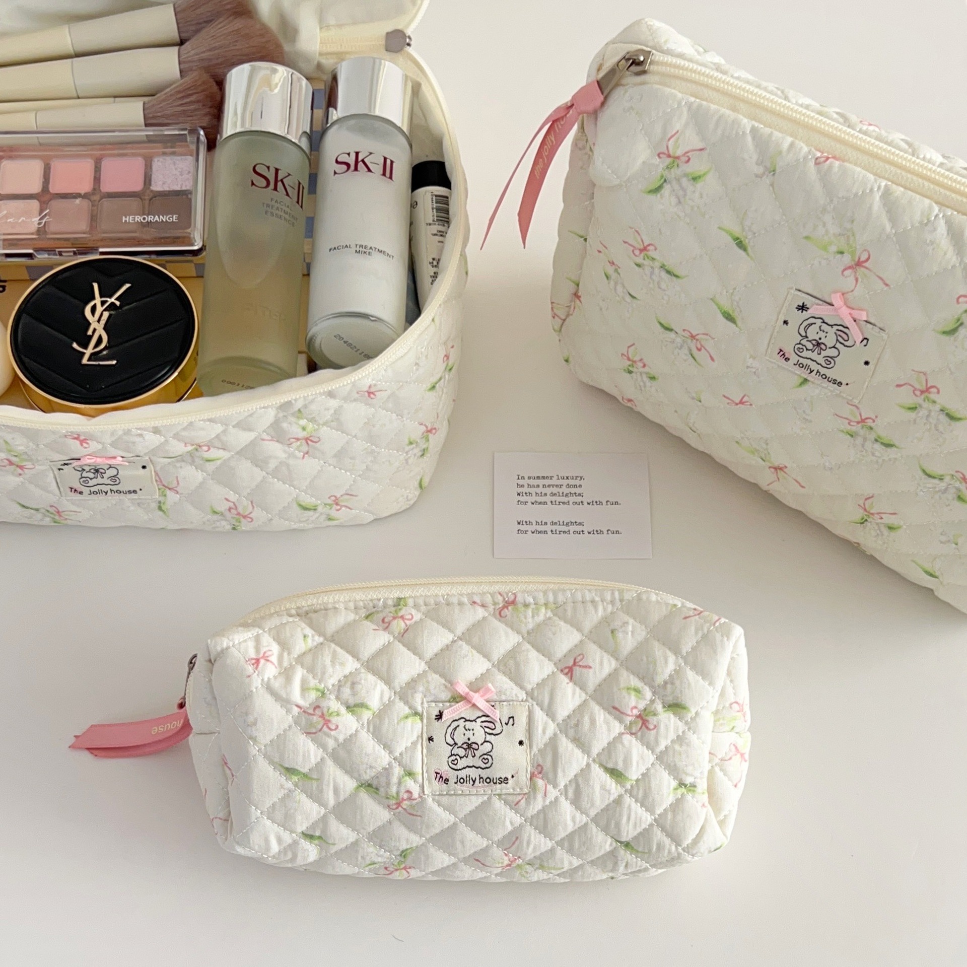 Cross-border cute little rabbit makeup bag, high appearance level, student portable large-capacity simple cosmetics storage bag, toiletry bag details Picture
