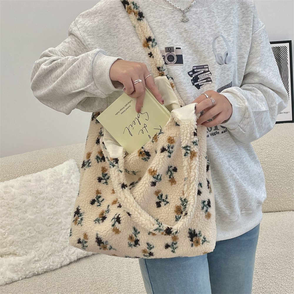 41011 Cute Plush Bag for Women 2024 New style Plush flower commuting autumn and winter Versatile large-capacity single-shoulder bag Specification drawing
