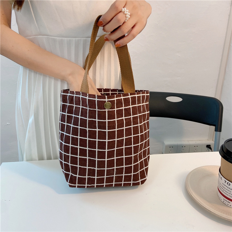 【 In Stock 】06171 Fresh and Clean Hand-Held Bento Bag, Mini Hand-Held Cloth Bag for Women, Casual Lunch Mommy Bag Application Scenario