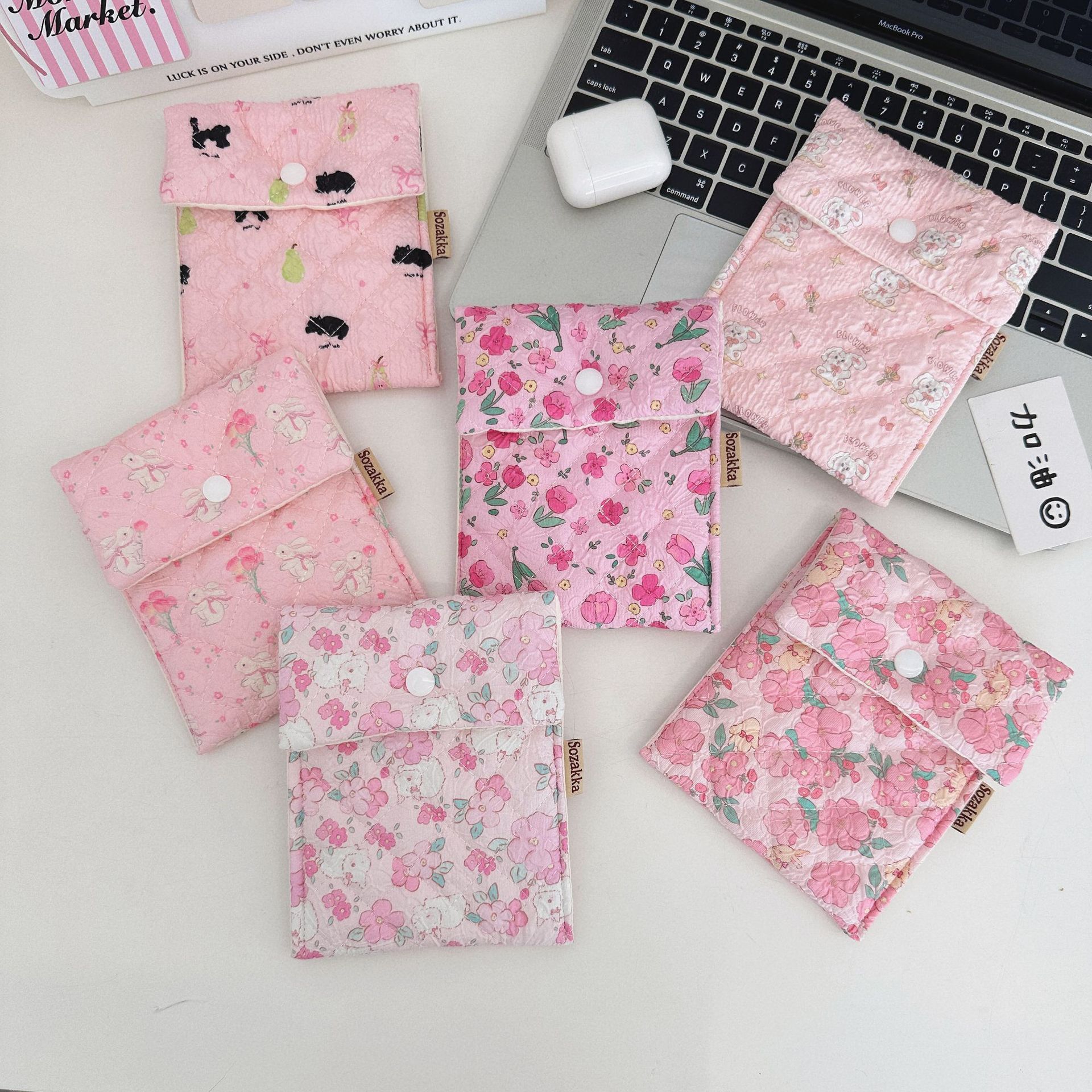 46271 Cute Sanitary Napkin Storage Bag, embossed Cartoon bear Sanitary Bag, Portable Storage bag for Going out, Makeup Touch-up bag Specification drawing