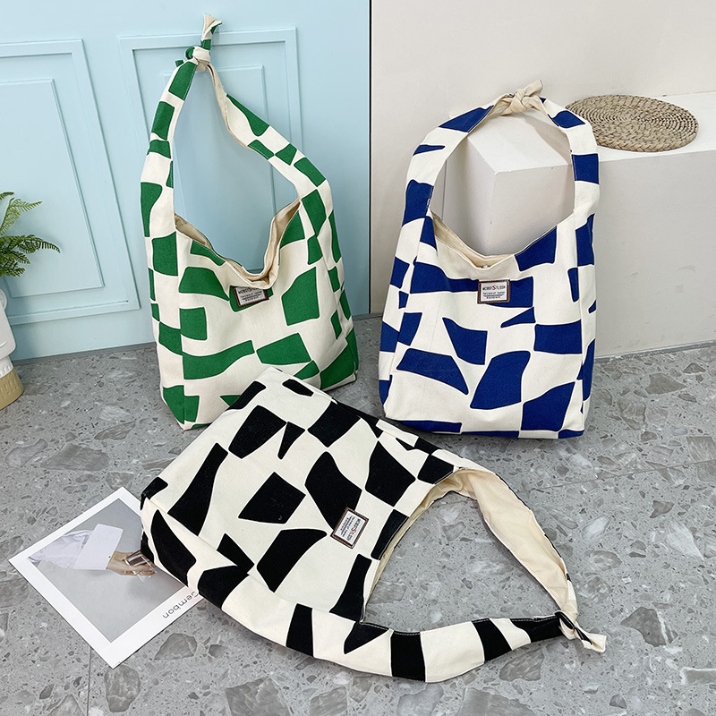 Large-capacity canvas large bag for women, 2021 new style, stylish and versatile, popular single-shoulder bag, fashionable autumn and winter tote bag details Picture